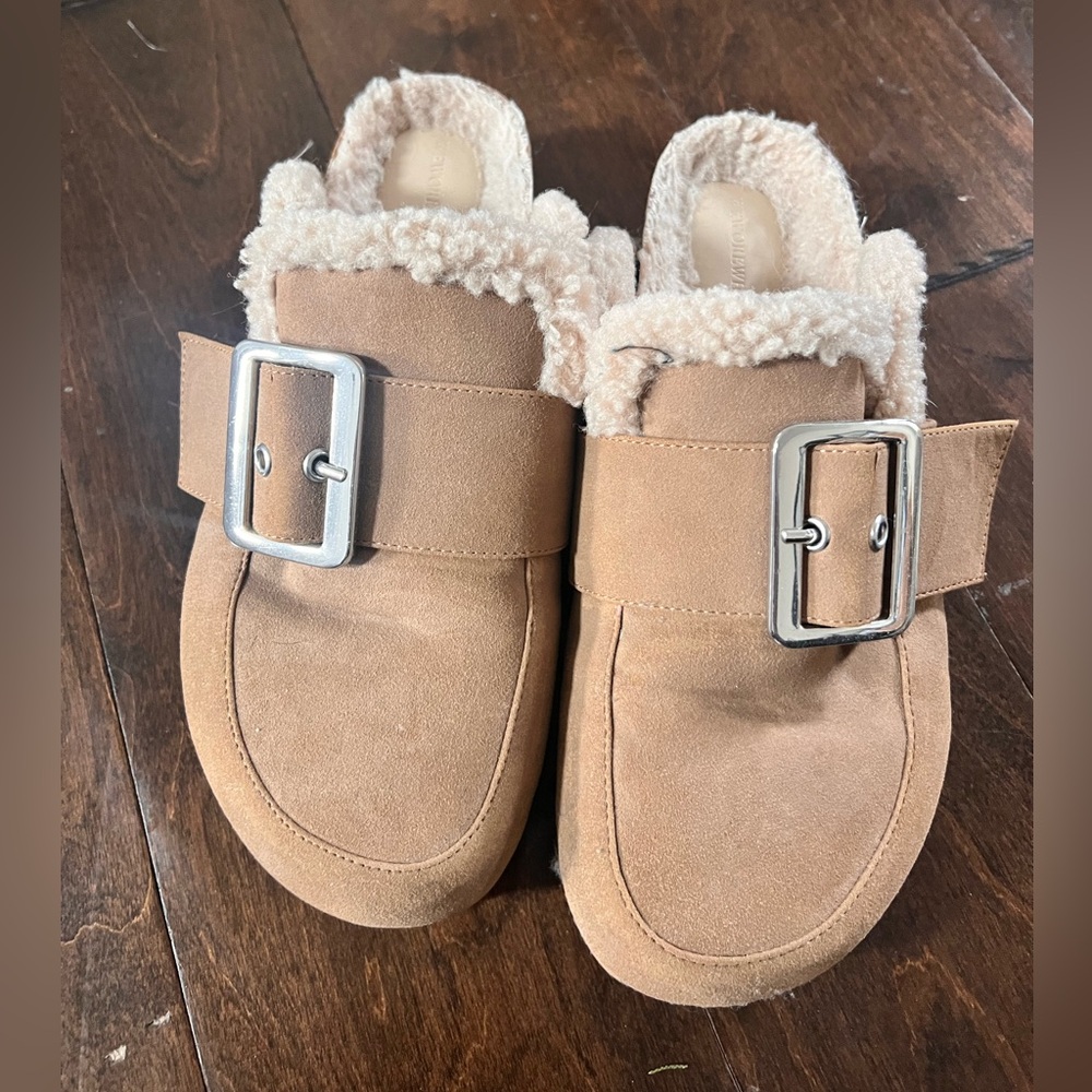 Women’s suede clogs